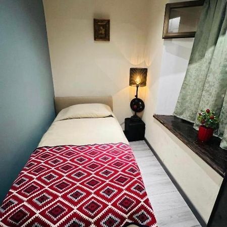Communication Hostel บาทูมิ ภายนอก รูปภาพ