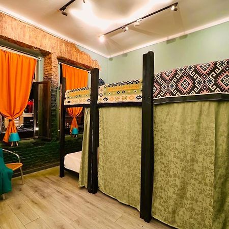 Communication Hostel บาทูมิ ภายนอก รูปภาพ