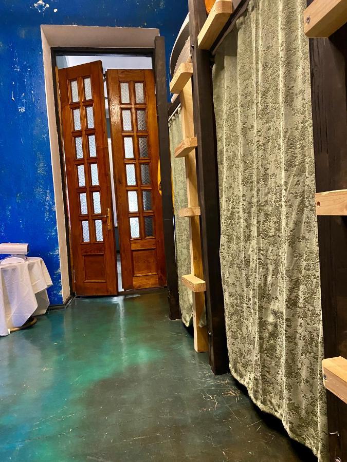 Communication Hostel บาทูมิ ภายนอก รูปภาพ
