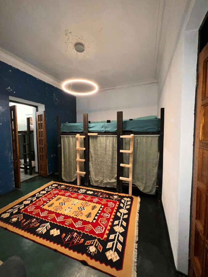 Communication Hostel บาทูมิ ภายนอก รูปภาพ