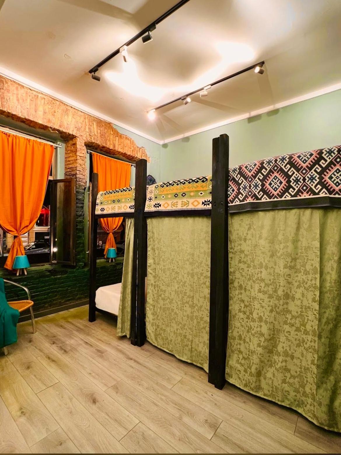 Communication Hostel บาทูมิ ภายนอก รูปภาพ